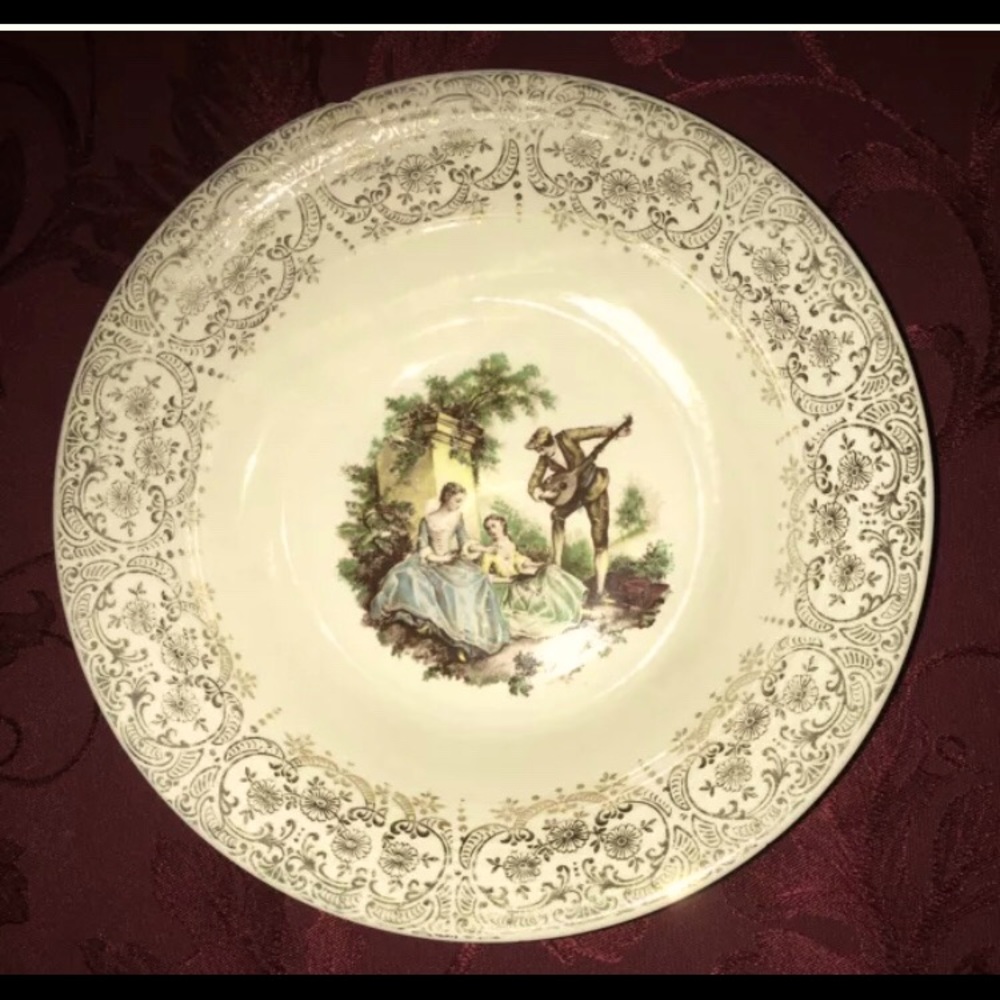 Vtg. Triumph China 22Kt Gold Vegetable Bowl 8.5”W
